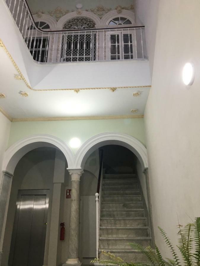 Apartamento Nuevo En Casa Tipo Palacio Cádiz Exteriör bild